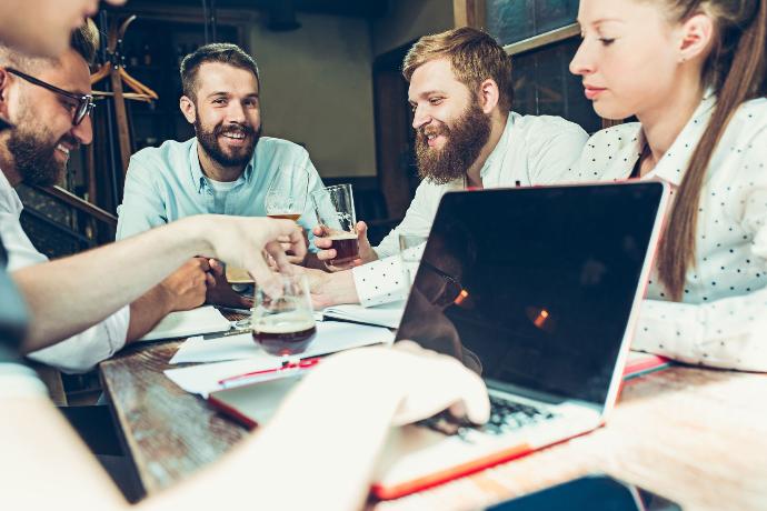 Unser erfahrenes Team von Webdesignern und Entwicklern steht Ihnen zur Verfügung